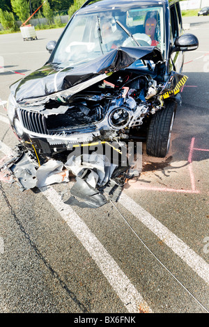 crash test, Skoda Superb, Yeti, traffic accident Stock Photo - Alamy