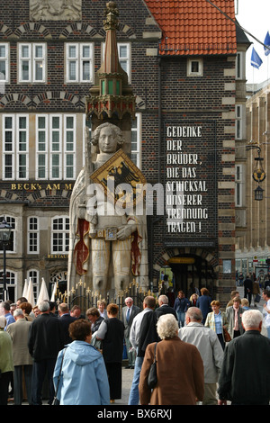 Statue of Roland on market place Bremen - Bremen, Deutschland, Free ...