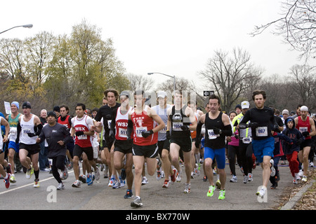 Annual Thanksgiving 'Turkey Trot' 5 mile run in Prospect Park, Brooklyn, New York.  Competitive runners after the race starts Stock Photo