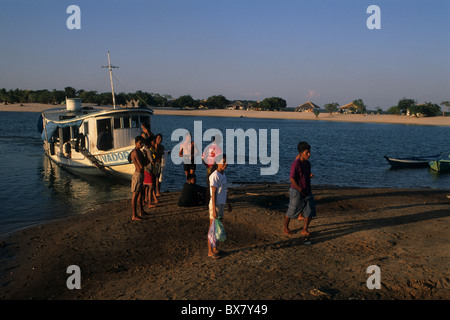 Passengers on a boat on the river Tapajos.  ALTER DO CHAO  ( Amazon Basin )  State of Pará  BRAZIL Stock Photo