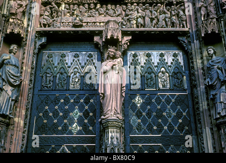 West facade of the Strasbourg Cathedral Cathedral Square La Place de la Cathedrale city of Strasbourg Alsace France Europe Stock Photo