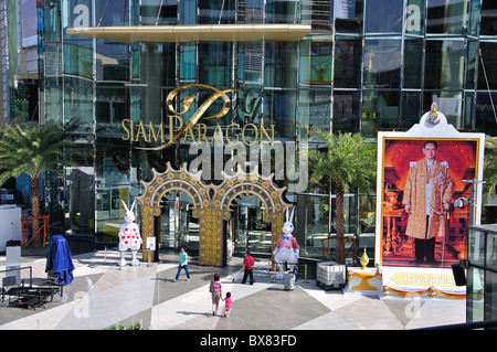 Entrance to Siam Paragon Shopping Centre, Siam Square, Pathum Wan District, Bangkok, Thailand Stock Photo