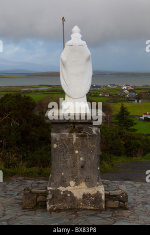 Statue of St. Patrick overlooking Clew Bay, on the Pilgrim's Path up Croagh Patrick Mountain, Mayo, in the West of Ireland. Stock Photo