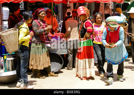 Weekly market, Shaxi, Jiangsu, China Stock Photo