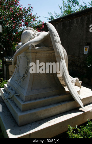 gravestone statue in protestant cemetery near piramide, rome Stock Photo