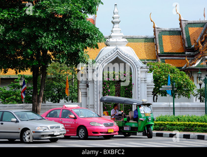 Taxi and temple, Bangkok, Thailand, Asia Stock Photo