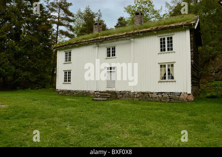 A farming hamlet moved from the Setesdal Farming Region to the Vest ...