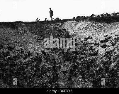 events, First World War / WWI, Western Front 1915 - 1918, German military officers examining a shell-hole near Juniville, France, probably spring 1916, 20th century, historic, historical, 1910s, 10s, Germany, German Reich, Empire, soldiers, uniform, uniforms, shell hole, crater, people, Additional-Rights-Clearences-Not Available Stock Photo