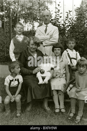 people, families, family with many children, group picture, Germany, circa 1925, Additional-Rights-Clearences-Not Available Stock Photo