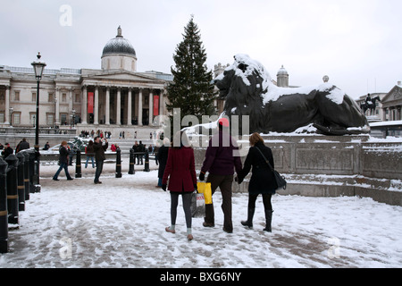 Winter Snowfall - Trafalgar Square - London Stock Photo