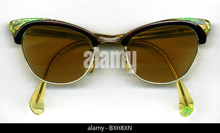 fashion, 1950s, accessoires, sunglasses, Germany, circa 1956, Additional-Rights-Clearences-Not Available Stock Photo