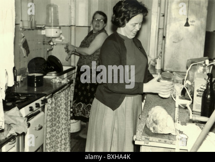 household, kitchen and kitchenware, housewifes in kitchen, Germany, circa 1959, Additional-Rights-Clearences-Not Available Stock Photo