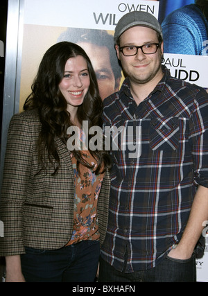LAUREN MILLER SETH ROGEN HOW DO YOU KNOW WORLD PREMIERE LOS ANGELES CALIFORNIA USA 13 December 2010 Stock Photo