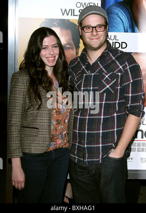 LAUREN MILLER SETH ROGEN HOW DO YOU KNOW WORLD PREMIERE LOS ANGELES CALIFORNIA USA 13 December 2010 Stock Photo