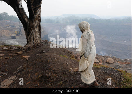 India Jharkhand Jharia , burning opencast hard coal mines of BCCL ...