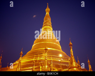 Shwedagon pagoda by night, Rangoon, Yangon, Burma, Myanmar Stock Photo