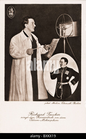 broadcast, radio, Richard Tauber, opera singer during recording, Germany, circa 1928, Additional-Rights-Clearences-Not Available Stock Photo