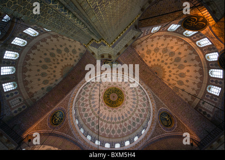 Inside the New Mosque (aka Yeni Camii or Mosque of the Valide Sultan ...