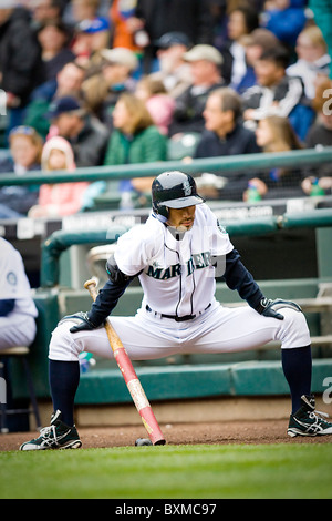 Seattle mariners ichiro suzuki swings hi-res stock photography and