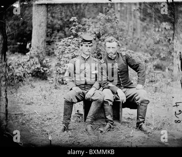 Fair Oaks, Va. Lt. James B. Washington, a Confederate prisoner, with Capt. George A. Custer of the 5th Cavalry, U.S.A. war Stock Photo