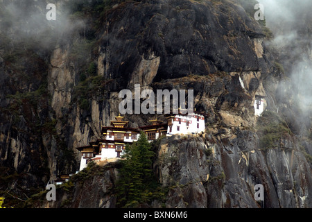 Tiger's Nest, or Taktsang, a Buddhist monastery spectacularly located high on a cliff face in Bhutan Stock Photo