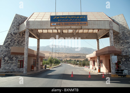 The Ibrahim Khalil border crossing between the Kurdistan regions of Turkey and Northern Iraq. The image looks south at Iraqi customs gate. Stock Photo