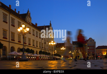 Evening hustle and bustle in the Market Square, Wroclaw, Poland Stock Photo
