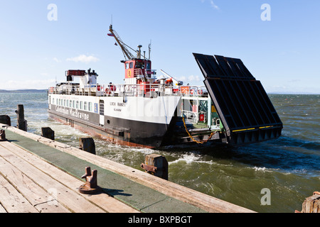 The Caledonian MacBrayne ferry from Gigha arriving at Tayinloan on the Kintyre peninsula, Argyll & Bute, Scotland. Stock Photo