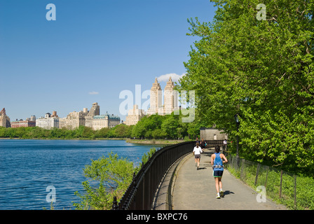 The Reservoir jogging track, with a view of the Central Park West skyline, Central Park, New York City. Stock Photo