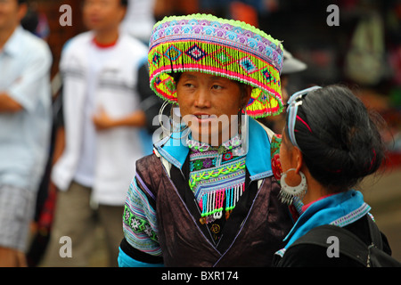 Flower Hmong hill tribe/ethnic minority female in Sapa, north Vietnam Stock Photo