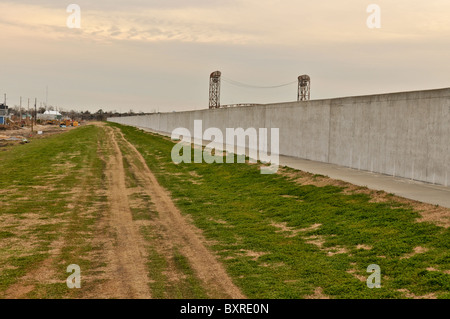 New wall on Industrial Canal in Lower 9th Ward after Hurricane Katrina floods, New Orleans, Louisiana Stock Photo