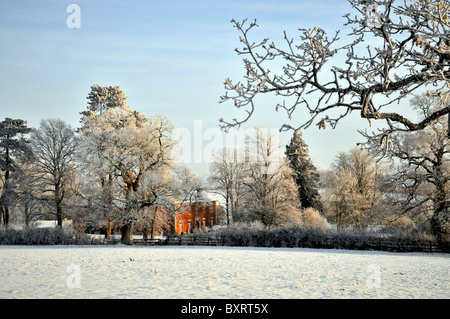 Whitminster Gloucestershire UK Oak Tree Meadow Winter Snow Hore Hoar Frost Sun Rise Stock Photo