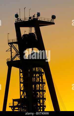 A Goldmine Headframe At Sunset At Kalgoorlie Wa Australia Stock Photo