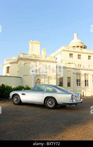 1964 James Bond  007 Goldfinger Aston Martin DB5 at stoke park england Stock Photo