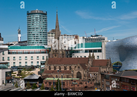Birmingham city centre showing Rotunda, St. Martin's and Selfridges store Stock Photo