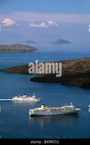 Cruise Ships near Volcanao Nea Kameni, Santorin (Santorini), Greece Stock Photo