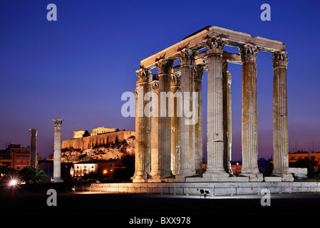 The Temple of Olympian Zeus in the 'blue' hour with Acropolis in the background. Athens, Greece Stock Photo