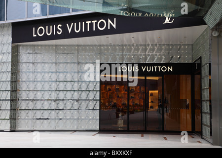 Facade of a a Louis Vuitton store in Kanazawa, Japan Stock Photo: 214129106 - Alamy