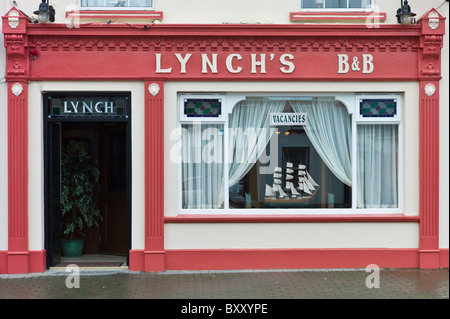 Lynch's Bed and Breakfast guesthouse in tourist resort town of Kilkee, County Clare, West of Ireland Stock Photo