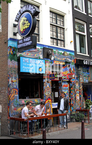 The Bulldog Coffeeshop, the first coffeeshop in Amsterdam founded in 1975  Stock Photo - Alamy