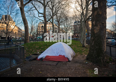 Paris, France, Scenes, Homeless Crisis Tent in Park, Town Square, 'Place de Republique', (Before Reconstruction) social care crisis Stock Photo