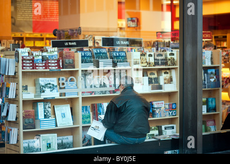 Borders bookstore in Penn Plaza in New York is seen on Monday, January 10, 2011. (© Richard B. Levine) Stock Photo