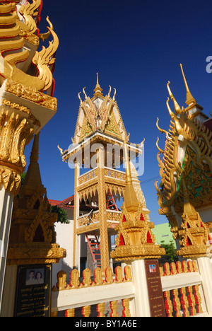 The Wat Yod Kaew Siri Wichai budhist temple in Mukdahan in Thailand Stock Photo