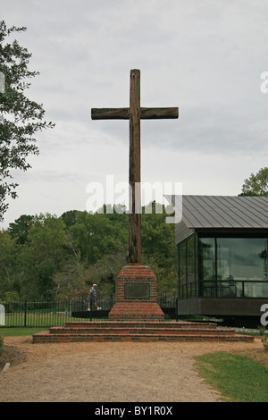 Memorial cross in part of the historic Jamestowne settlement on the James River, Virginia, United States. Stock Photo