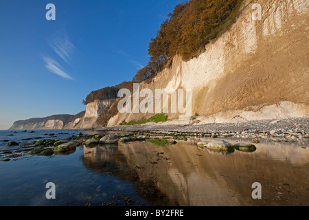 Chalk cliffs and beach in Jasmund National Park on Rugen / Rügen Island on the Baltic Sea, Germany Stock Photo