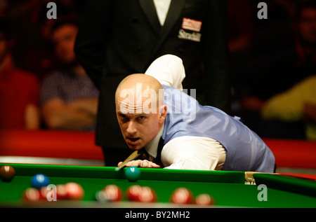 Masters Snooker - Peter Ebdon in action against Marco Fu Stock Photo