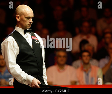 Masters Snooker - Peter Ebdon in action against Marco Fu Stock Photo