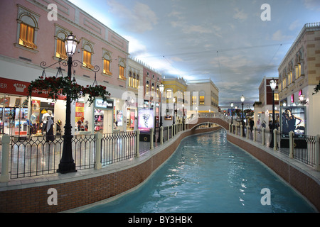 Villaggio Shopping Mall in Doha, Qatar resembling the city of Venice in Italy Stock Photo