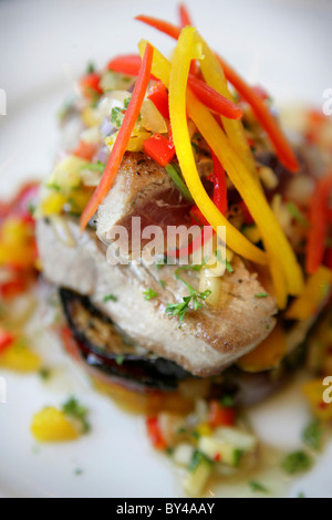 SEARED TUNA WITH SWEET CHILLI AND RED PEPPER SALSA Stock Photo