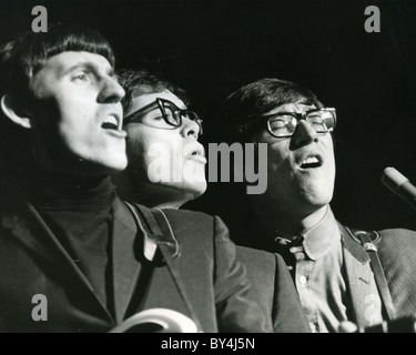 CLIFF RICHARD (centre) with Shadows Bruce Welch at left and Hank Marvin in 1963. Photo Tony Gale Stock Photo